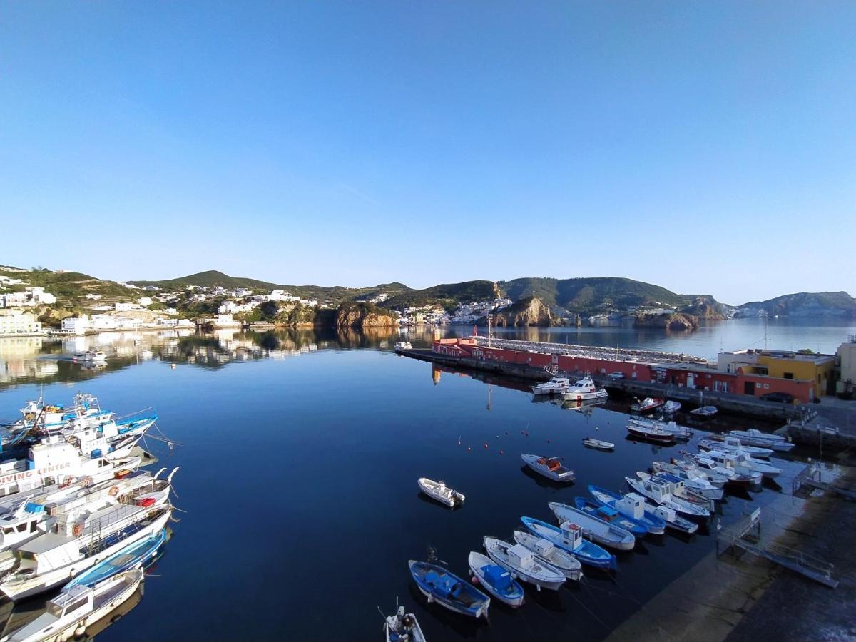 Locanda Mari Ponza Eksteriør billede