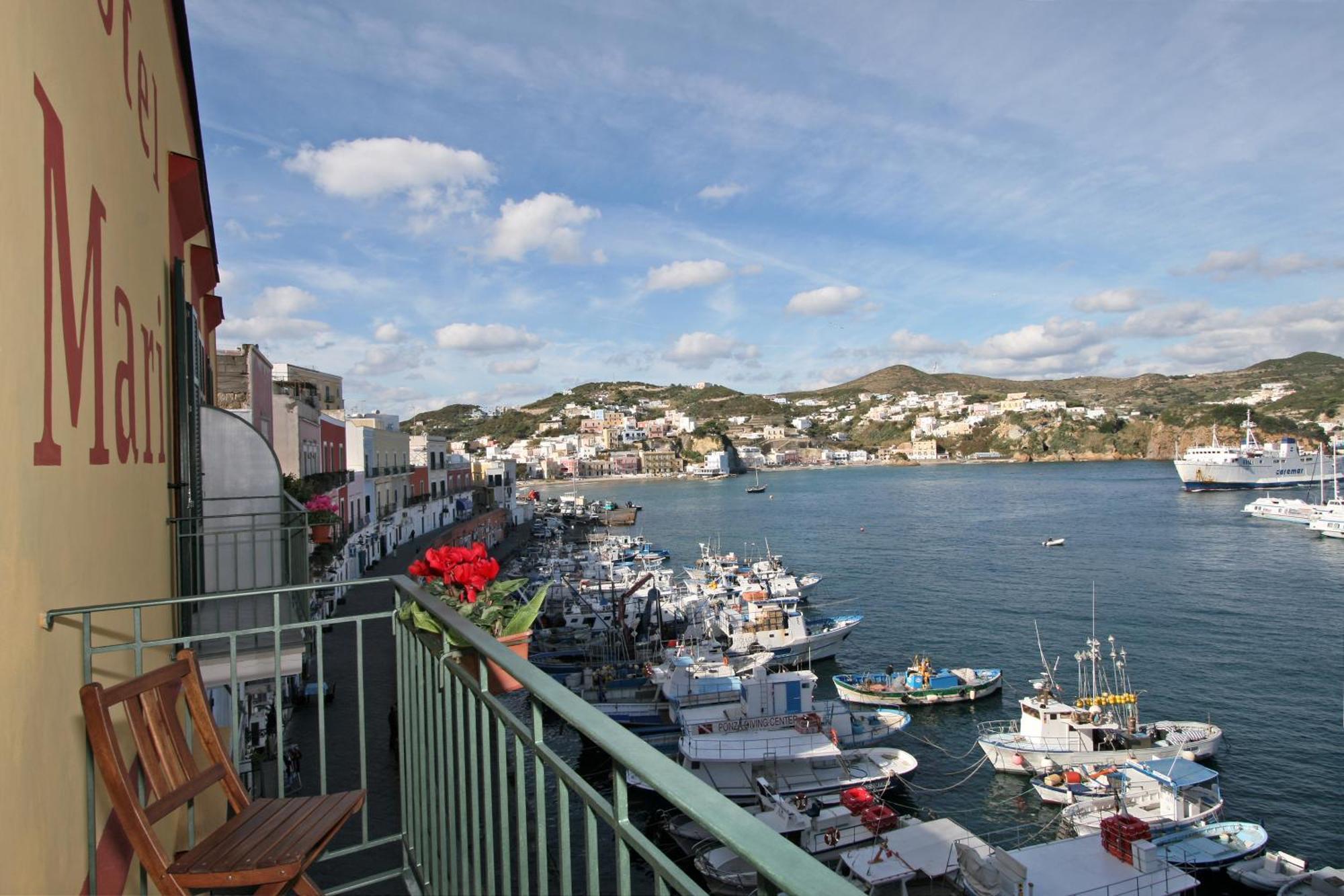 Locanda Mari Ponza Eksteriør billede