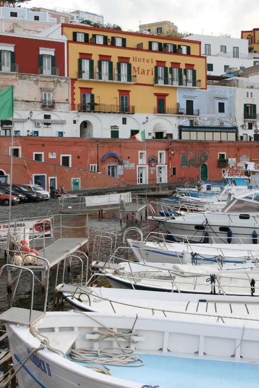 Locanda Mari Ponza Eksteriør billede