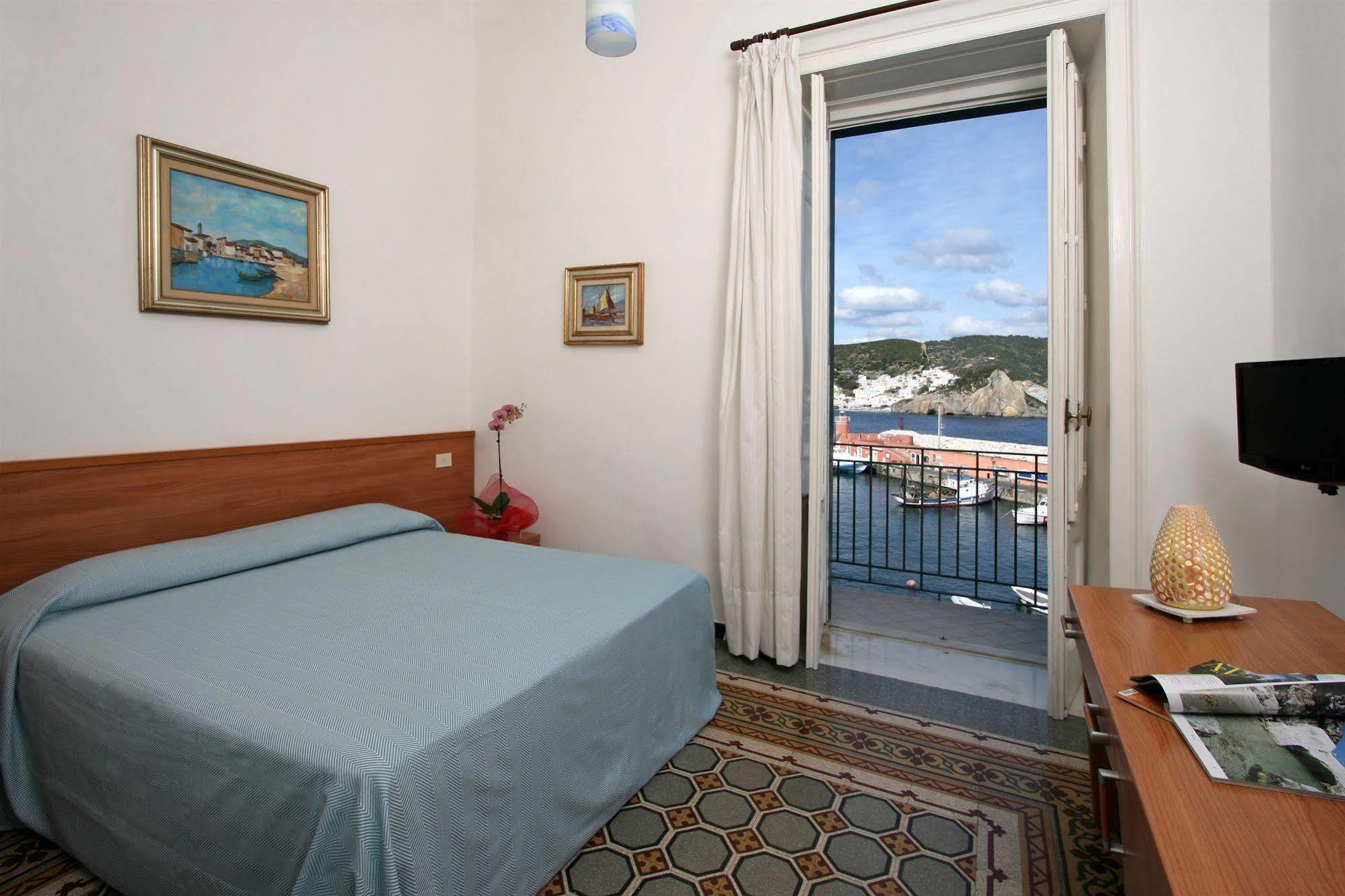 Locanda Mari Ponza Eksteriør billede